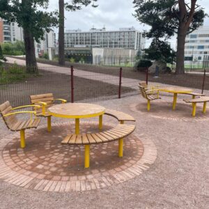 HAGS Sofiero pöytä, pyörivät istuimet ja kaaripenkki